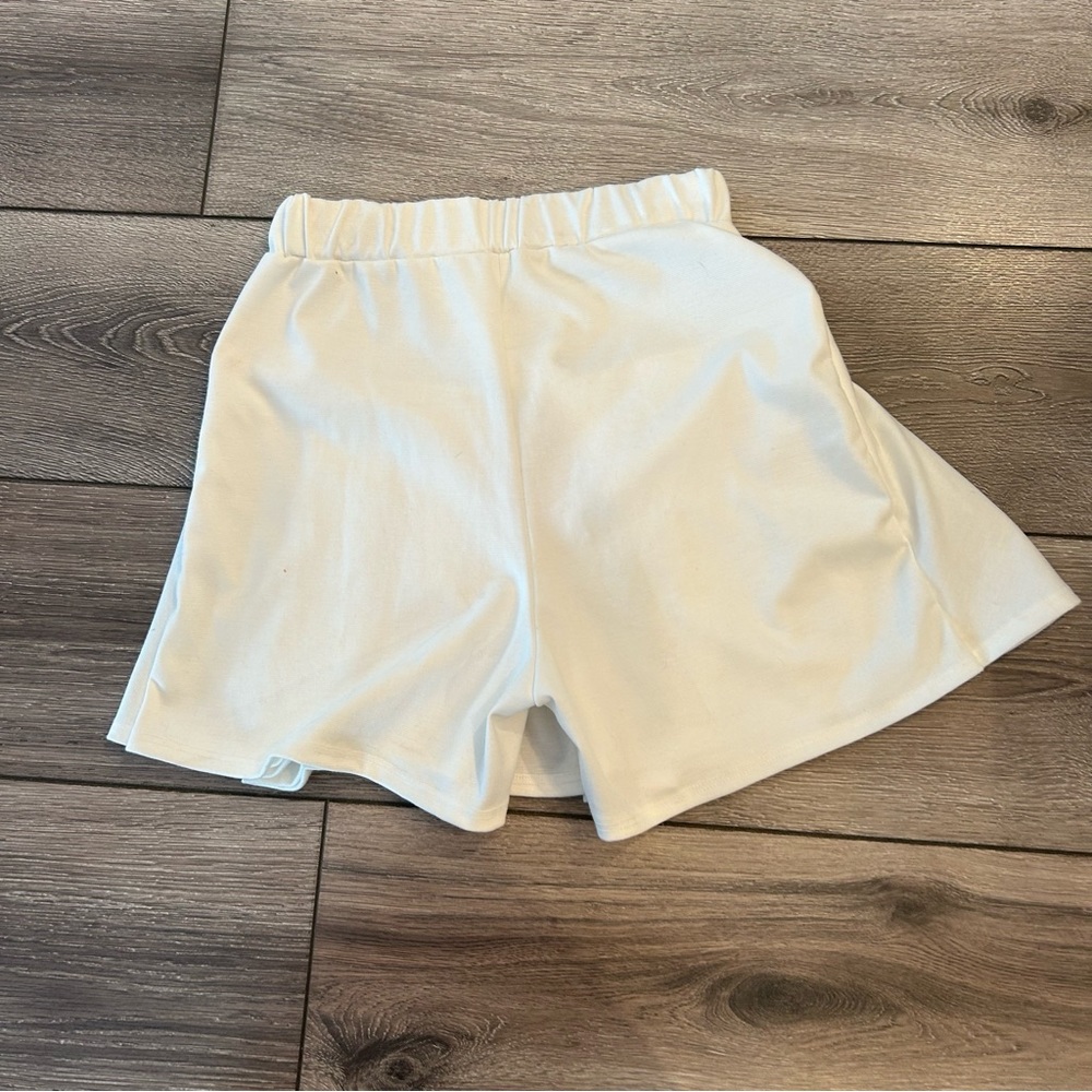 Women’s Gaze Pleated White Tennis Skort. Beautiful condition. size Small - Picture 2 of 3